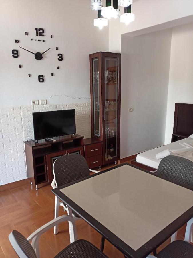 Hotel Villa Ruci คซามิล ภายนอก รูปภาพ