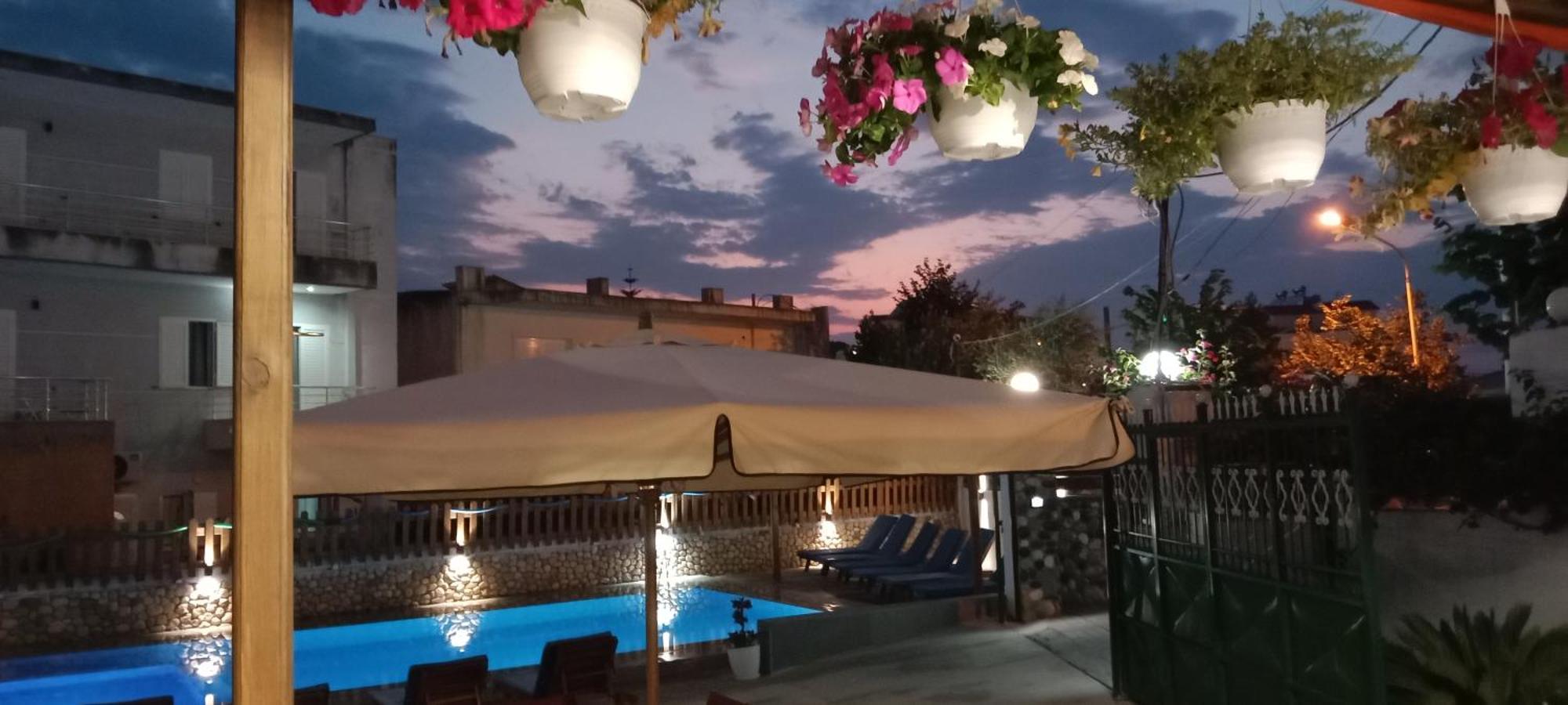 Hotel Villa Ruci คซามิล ภายนอก รูปภาพ